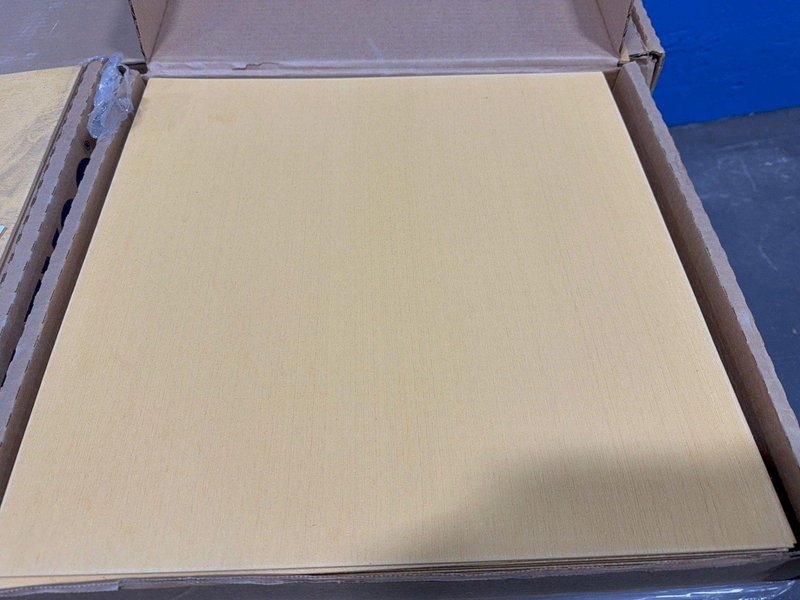 FLEXCO 18”X18”X1/8” FLOOR TILES   -  SE-061