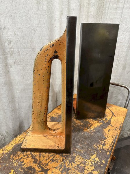 24-1/2&quot; X 8-1/4&quot; X 10-1/4&quot; ANGLE PLATES: STOCK #77611