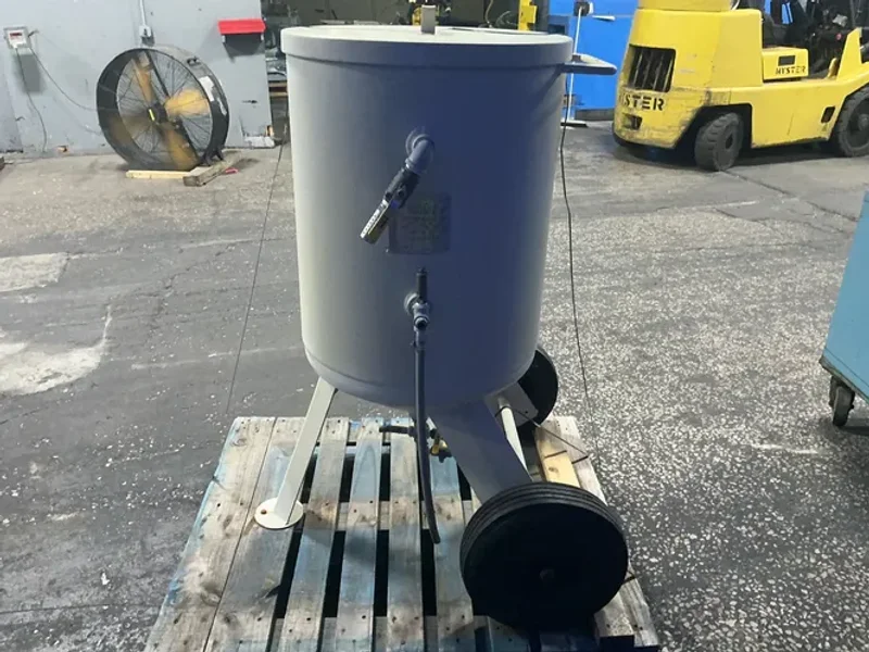 CLEMCO 600 LBS SHOT BLAST  -  2452