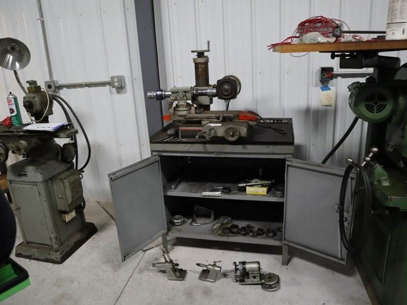 CutterMaster HDT-610 End Mill Sharpener – With Cabinet &amp; Tooling Set- Auction Item
