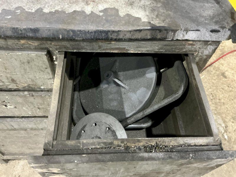 BURR KING MODEL #760 BELT SANDER &amp; CENTRAL MACHINERY MODEL #1024 DOUBLE END GRINDER ON COMMON BASE: YOBRO #24820