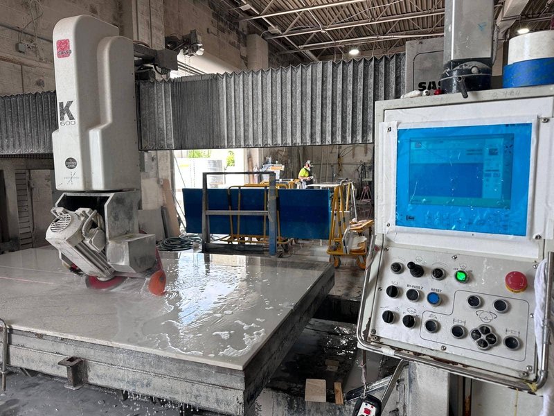 Sasso K600 5-Axis Bridge Style Stone Saw, 2015