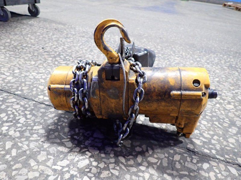 HARRINGTON 1/2 TON HOIST