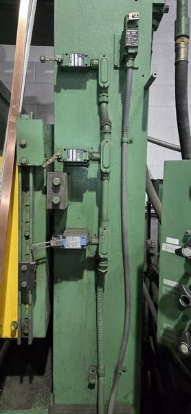 650 Ton Newman Hydraulic Press, 1990 – 7′ x 3′