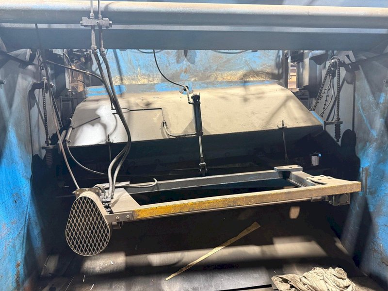 10' x 3/4" PACIFIC 750-R10 HYDRAULIC SQUARING SHEAR. STOCK # 1219325