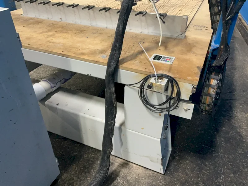 SHOP SABRE 60” X 126” CNC ROUTER MACHINE   -  IS 510