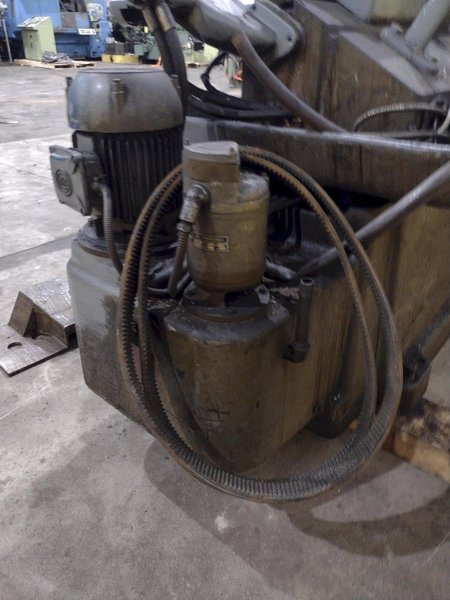 15&quot; X 32&quot; MANNAIONI MAN-AU-CYCLE THREADING LATHE, 4&quot; HOLE: STOCK #16992