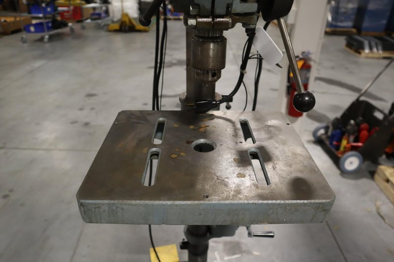 Delta 15-350 Variable Speed Drill Press – 3/4 HP, 7-1/2" Throat, 14" x 11" Tilting Table W/ Foot Switch- Auction Item