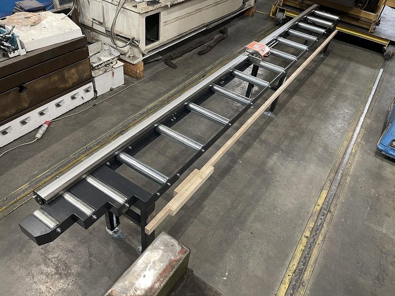 ZM 6 + 6 meter rollerconveyors with manual backgauge