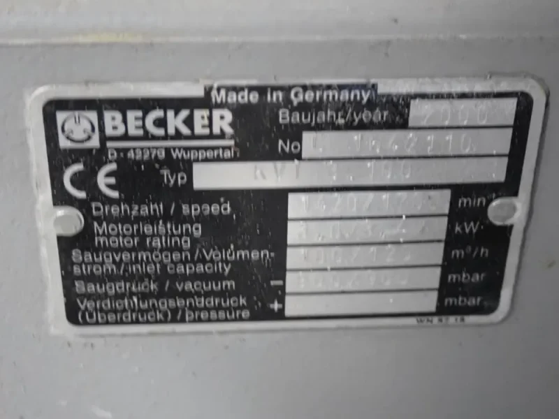 BECKER 900 MBAR VACUUM PUMP  -  KVT 3.100