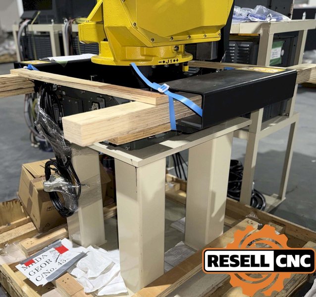 Fanuc M-710iC/50 Discharging Robot System