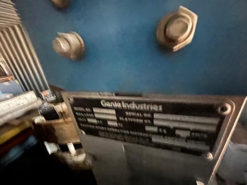 24&quot; GENIE MAN LIFT STOCK #3883