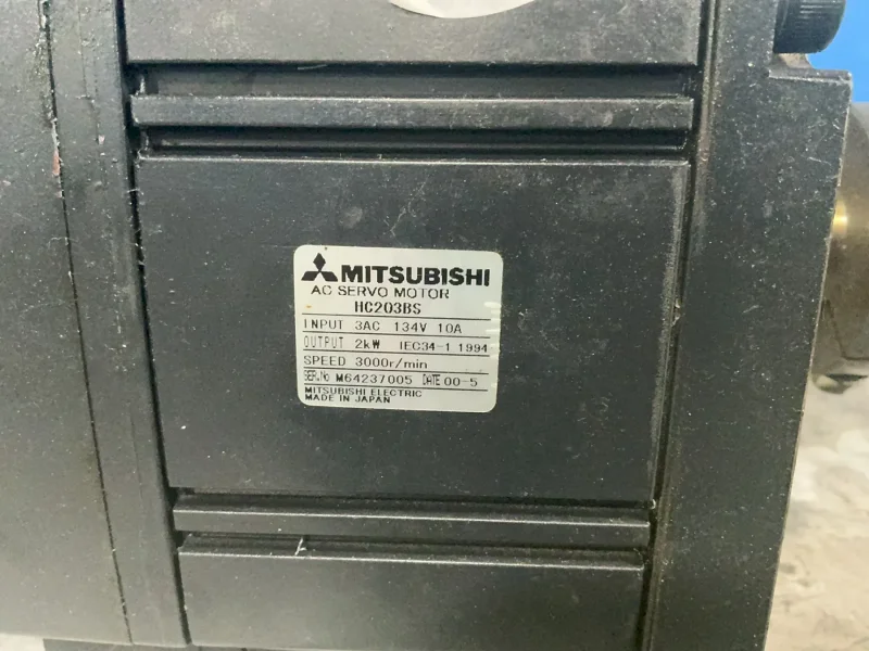 MITSUBISHI 2 KW SERVO MOTOR  -  HC203BS