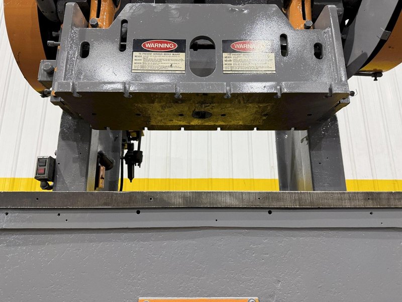 40 TON ROUSSELLE MODEL #4-B O.B.I. PRESS: YOBRO #25849