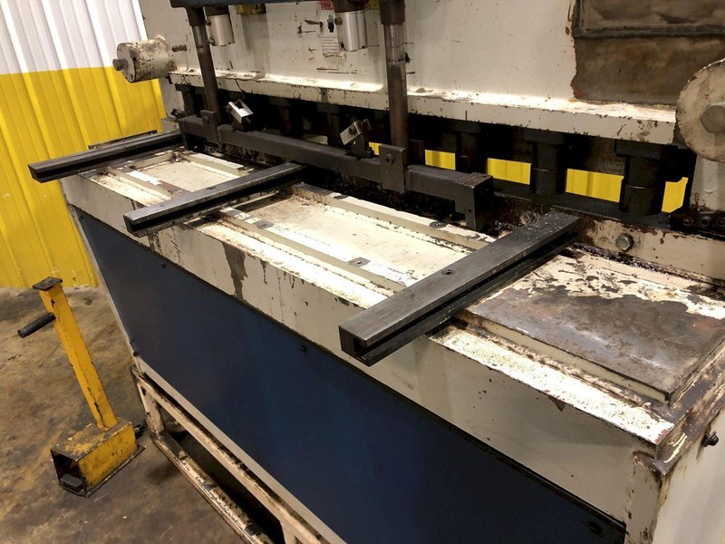 48" X 3/16" BIRMINGHAM MODEL #H-0445 HYDRAULIC SHEAR: STOCK #16941