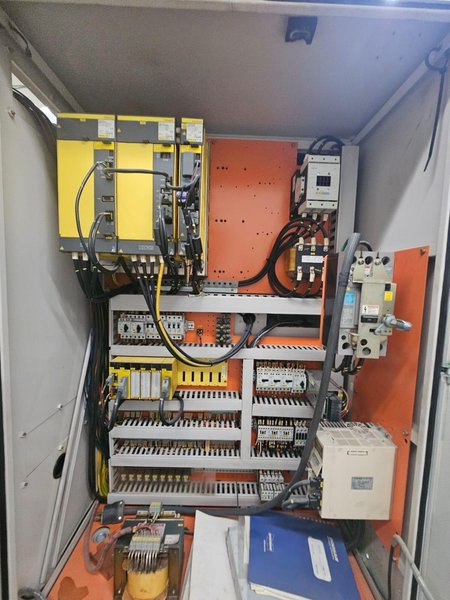 Doosan Puma 300C CNC Lathe 2006 For Sale