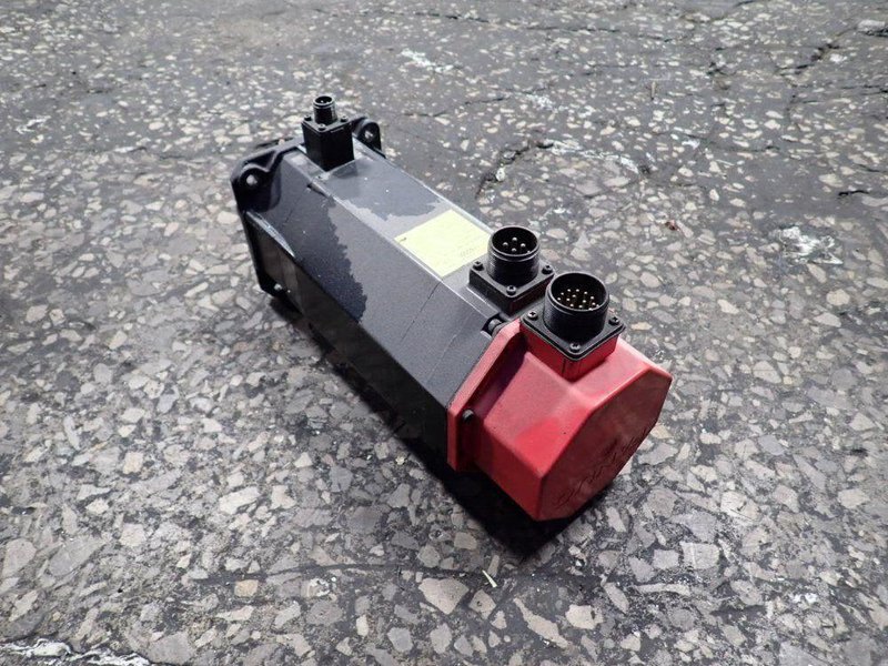 FANUC 140 V SERVO MOTOR  -  A06B-0127-B675#7008