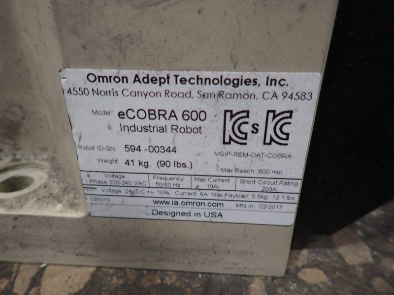 OMRON ADEPT INDUSTRIAL ROBOT   -  ECOBRA 600