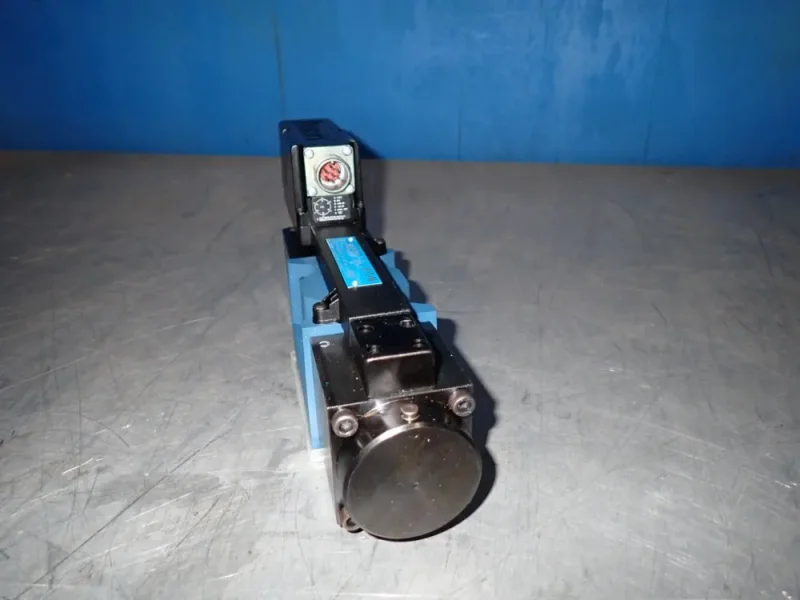EATON VICKERS 315 BAR DIRECTIONAL CONTROL VALVE  -  KBFDG4V 5 33C50N Z M1 PH7 H7 11