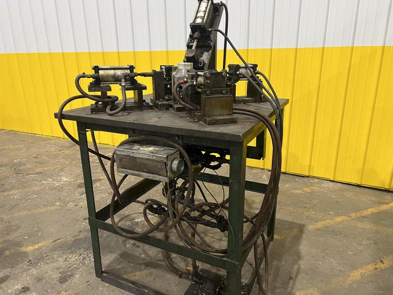 5 SPINDLE PNEUMATIC DRILL MACHINE: STOCK #19907