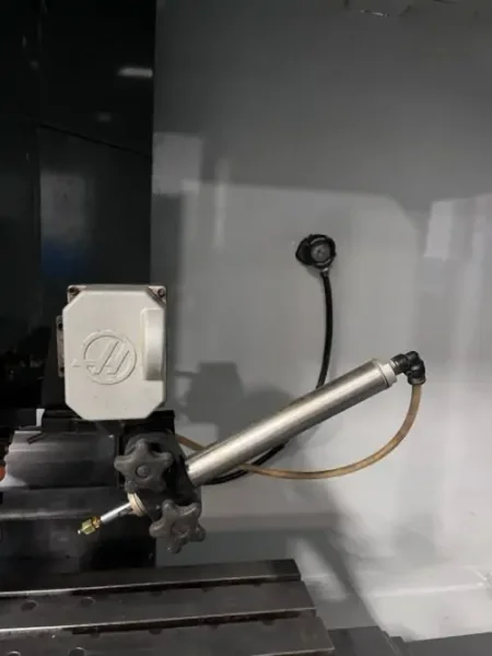 Haas VF-5/50 CNC Vertical Machining Center – 50 Taper Mill