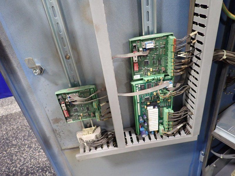 NORDSON ADHESIVE MELTER  -  VERSADRUM 200