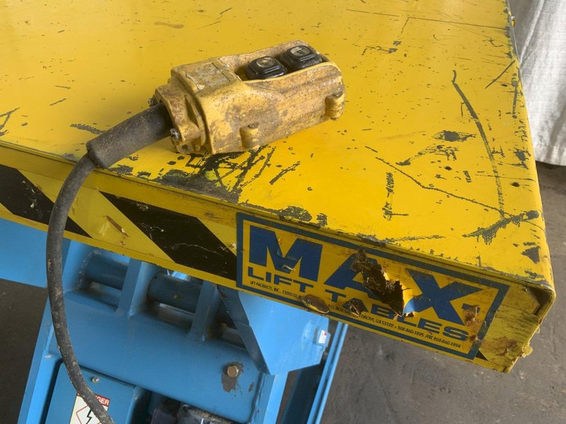 2500 LBS MAX LIFT ELECTRIC SCISSOR LIFT TABLE: STOCK #80992