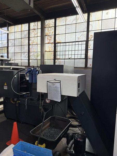 DMG Mori DMU 40 eVo UMC, 2016 – Full 5 Axis, Through Spindle Coolant, Renishaw Probe, Siemens Control, Chip Conveyor