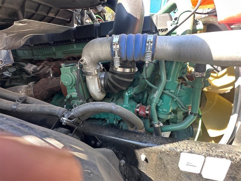 2023 Volvo VNL64T860 4V4NC9EJ5PN307510