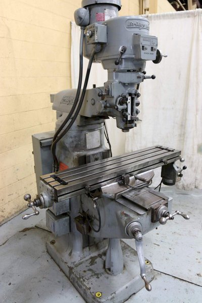 2 HP BRIDGEPORT VERTICAL MILLING MACHINE: STOCK #68516