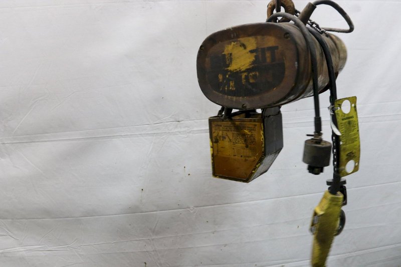 1/2 TON BUDGIT ELECTRIC POWERED CHAIN HOIST: STOCK #12005
