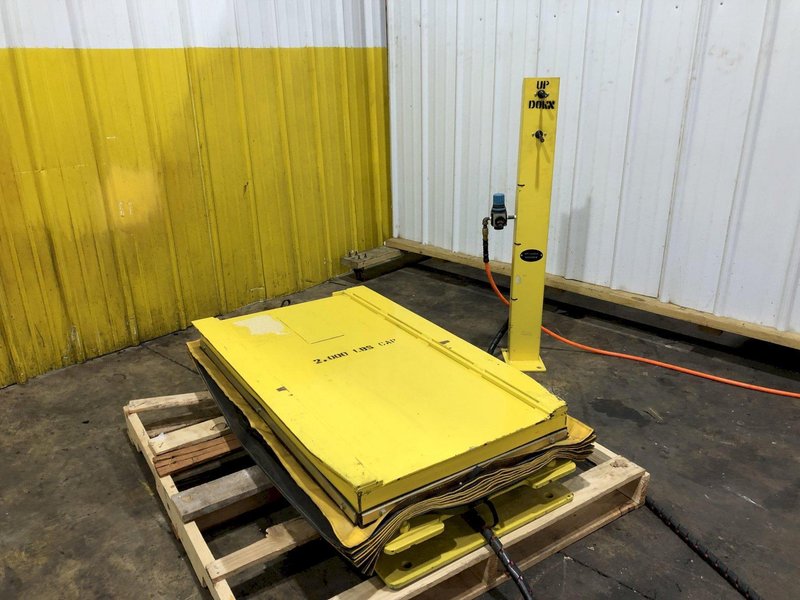 1,500 LBS TOPPER INDUSTRIAL MODEL D-MD/LR PNEUMATIC AIR LIFT TABLE: STOCK #17581