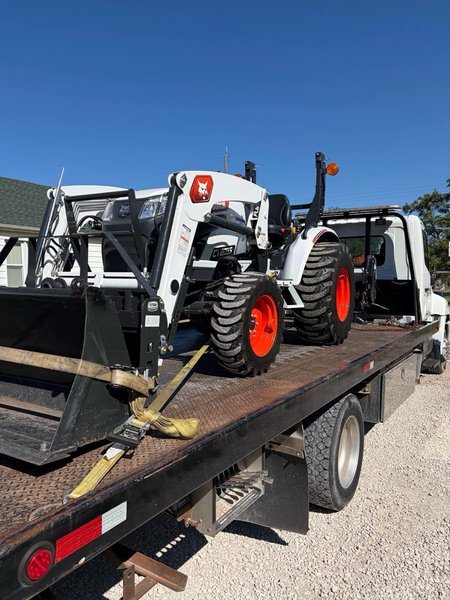 Bobcat CT2035 Compact Utility Tractor, 2024 – 35 HP, 4WD, FL8 Front Loader, 60″ 3-Point Tiller