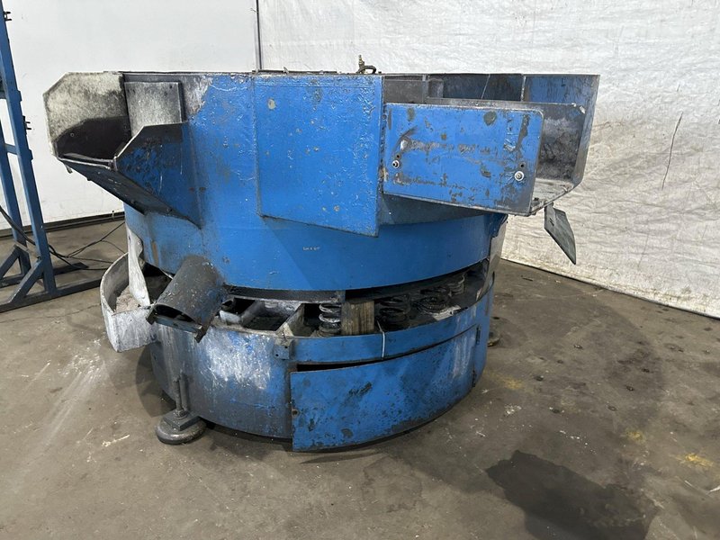 12 C.U. F.T  VL/RAMPE SB-12-CWC VIBRATORY FINISHER. STOCK # 0151824.