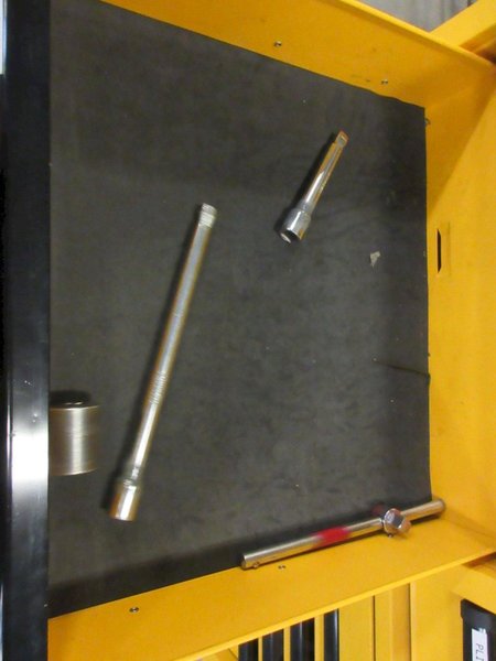 Dewalt 11-Drawer Rolling Tool Chest with Top and Bottom Units and Contents- Auction Item