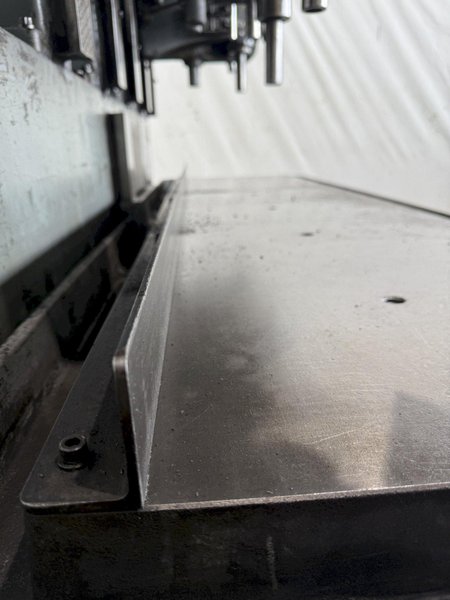 6-SPINDLE ALLEN VARIABLE-SPEED GANG DRILL PRESS. STOCK # 0550325