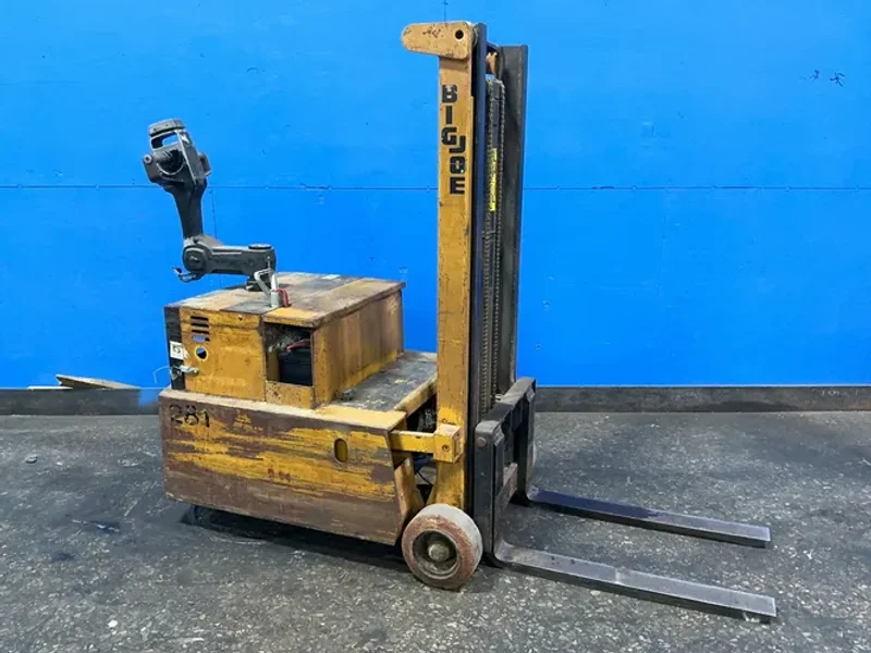 BIG JOE 2000 LBS ELECTRIC WALK BEHIND FORKLIFT  -  PDCM 20-106