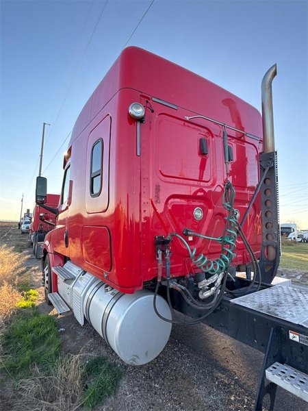 2020 Freightliner Cascadia LC1672