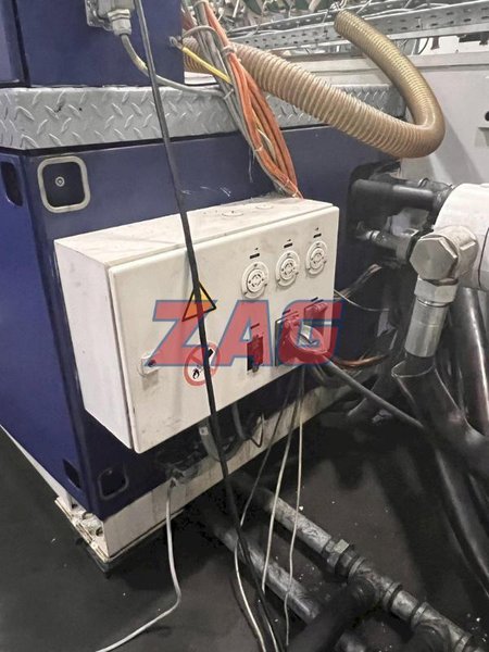 Krauss Maffei Used KM 950/01 8100 MX Injection Molding Machine, 950 ton, 175 oz.