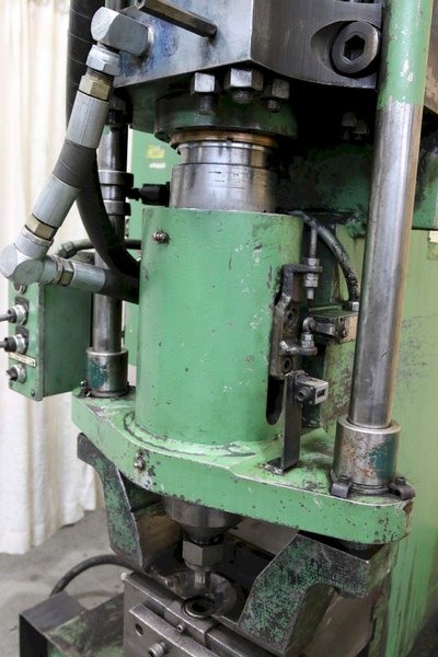 125 TON HILL ACME NO #7 HYDRAULIC PUNCH: STOCK #69485