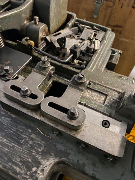 Buendgens Model USS Precision Cutoff Pin Machine