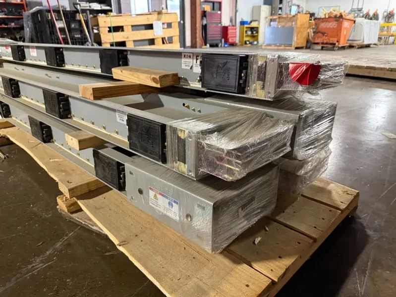 EATON 2500A POW-R-WAY III 10′ Copper Straight Length Busway 480V, 3PH, 3G NEW