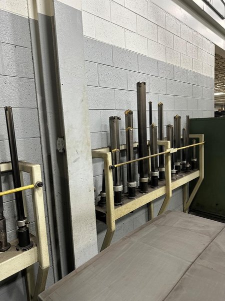 Giddings &amp; Lewis 6&quot; Model H6T CNC Table Type Boring Mill Year: 1991