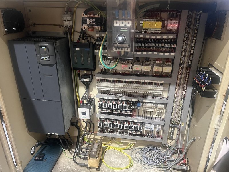 Chun-Zu Model CBP-165S Five Die Bolt Former