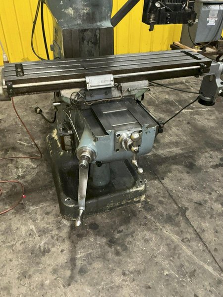 1.5 HP BRIDGEPORT VERTICAL MILL W/ POWER FEED: YOBRO #26042