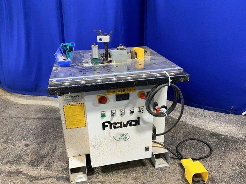 FRAVOL 2.7 KW, 36”X34” TABLE SEMI-AUTOMATIC CONTOUR EDGEBANDER  -  VSB