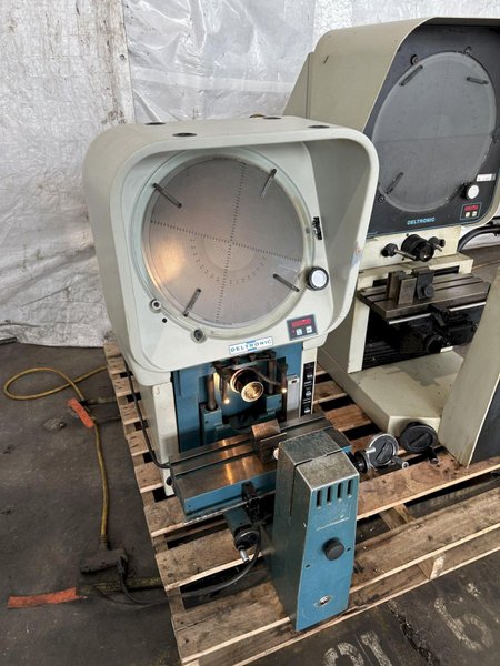 DELTRONIC DH14-MPC OPTICAL COMPARATOR. STOCK # 0524423