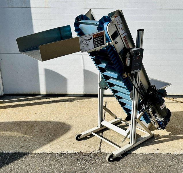 EMI Plastics Equipment  |  EAC12 - 48 - 40  |  12” x 48" Incline Belt Conveyor