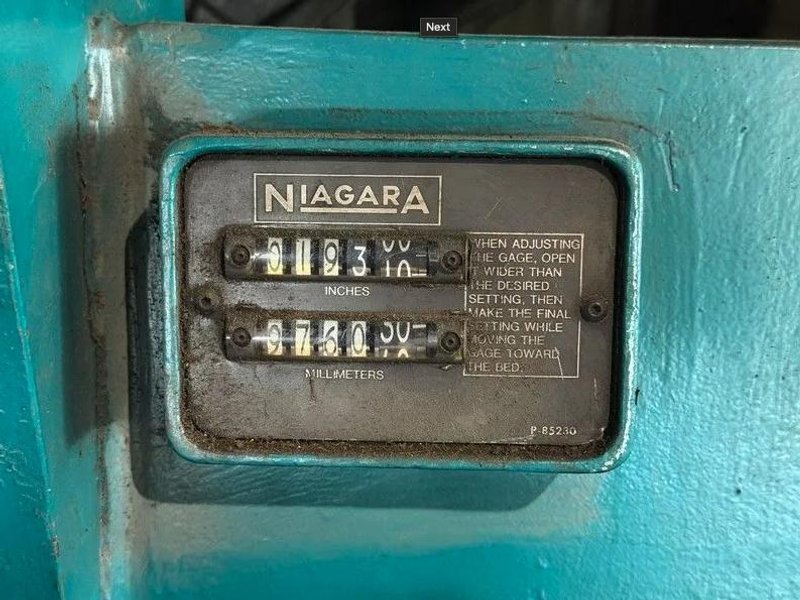 8' X 10 GA NIAGARA #68 SQUARING SHEAR. STOCK # 0758526