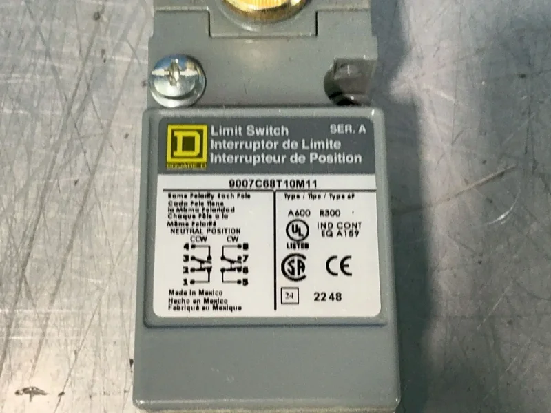 SQUARE D LIMIT SWITCHES  -  9007C68T10M11